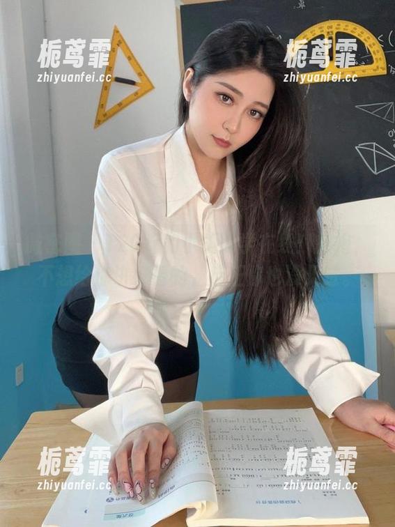 120斤的小王同学 微密圈 - 120斤的小王同学在线:旗袍,不想给你讲好看的,反正你也没见过。
