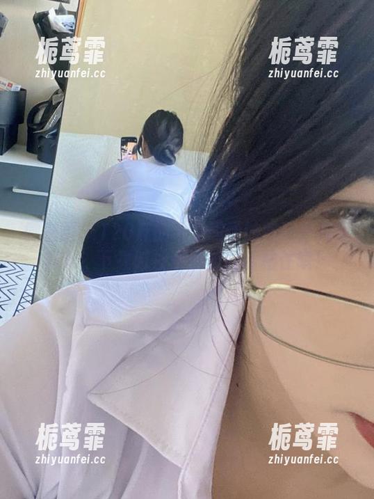 120斤的小王同学 微密圈 - 120斤的小王同学的胶带扑克写真集,下载时注意别被胶带粘住哦!