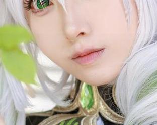 隔着围裙看Asagiriai，私拍里的那份轻松好像变得真实可触。
