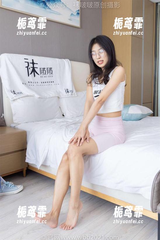 BoBoSocks袜啵啵-甜甜圈 BoBoSocks袜啵啵 - 裸足写真:甜甜圈的图包欢乐引发的“脚”悸