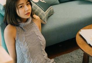 GIRLT果团网 – 周妍希白丝在线：寻找那条毛茸茸的腿毛吗？