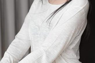 HuaYang花漾 – 赵惟依coco与女友的全套写真，工整得就像年会PPT！