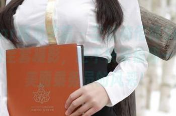 MFStar模范学院 – 空姐柳侑绮Sevenbaby的全套摄影，还不快来偷瞄一下这个美丽乘务员的风采！