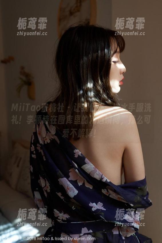 MiiTao蜜桃社-李颖诗 MiiTao蜜桃社 - 让我们来一波水手服洗礼!李颖诗在图库里的精选瞬间,辣么可爱不解释!