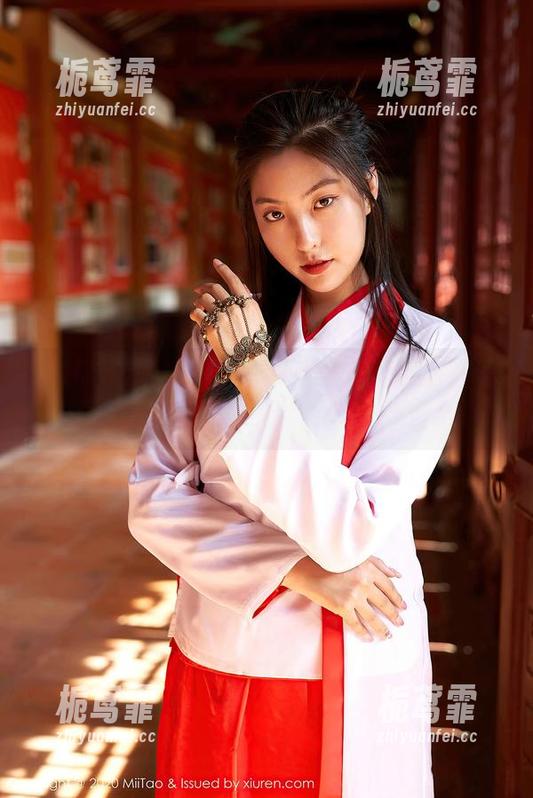 MiiTao蜜桃社-梦乃Mandy MiiTao蜜桃社 - 这可爱美图是何方神圣?梦乃Mandy快来给我来一张壁纸!