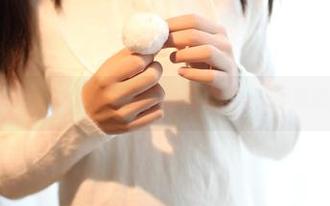 资源加持，ROSI学姐的写真能让你一天不瞄别的了？