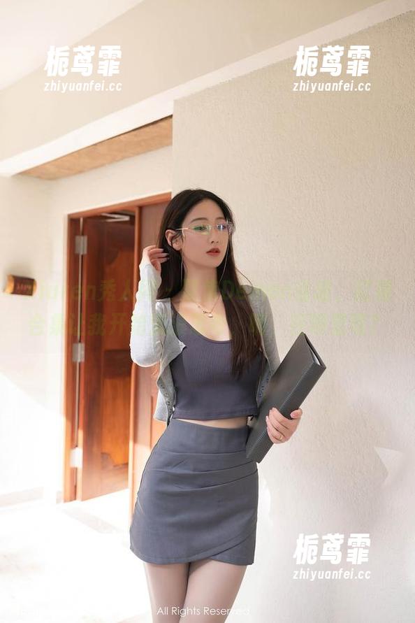 Xiuren秀人网 - 聚焦Demon瑶瑶，红裙合集让我开始流浪思考，呃，在哪里呢？