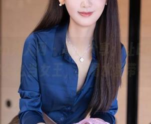Xiuren秀人网 – 高清分享：让Egg尤妮丝教你怎么当女王，连喝水都带着优雅。