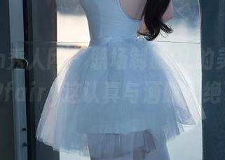 Xiuren秀人网 – 职场制服OL的美图，周慕汐fairy这认真与洒脱，绝了！