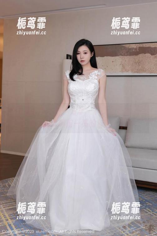 Xiuren秀人网 – 分享一下，李雪婷Anna那双让人眼前一亮的长腿原图！