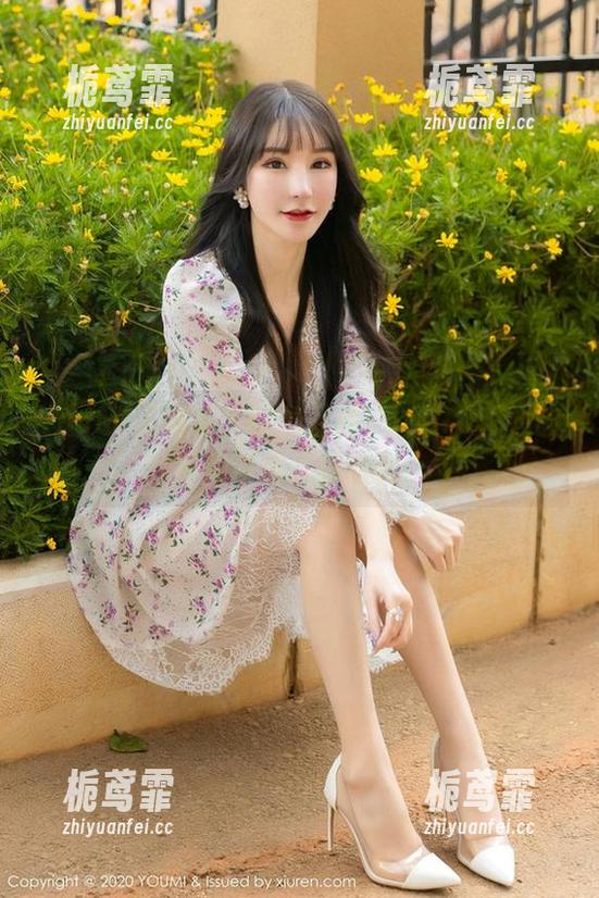 YouMi尤蜜荟-laura阿姣 YouMi尤蜜荟 - 御姐风范,laura阿姣的写真带着点狠劲儿。