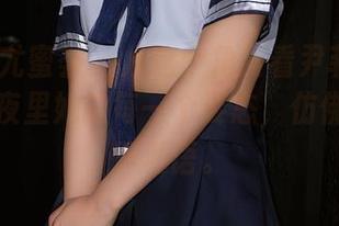 YouMi尤蜜荟 – 从这个角度看尹菲的全集，迷离夜里她的每一个姿态，仿佛都是轻声私语。