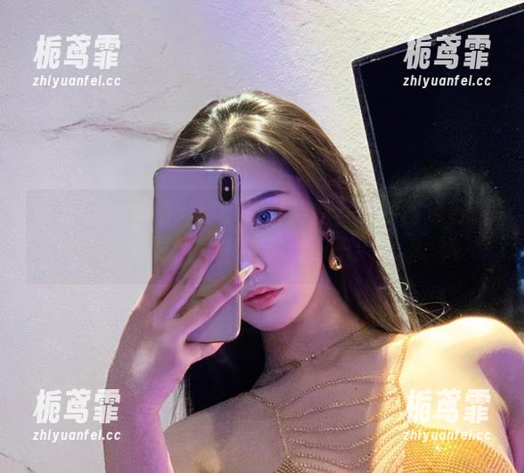 微密圈 - 制服时刻！不爱笑的赛琳的图库资源更新，来给你点乐子！