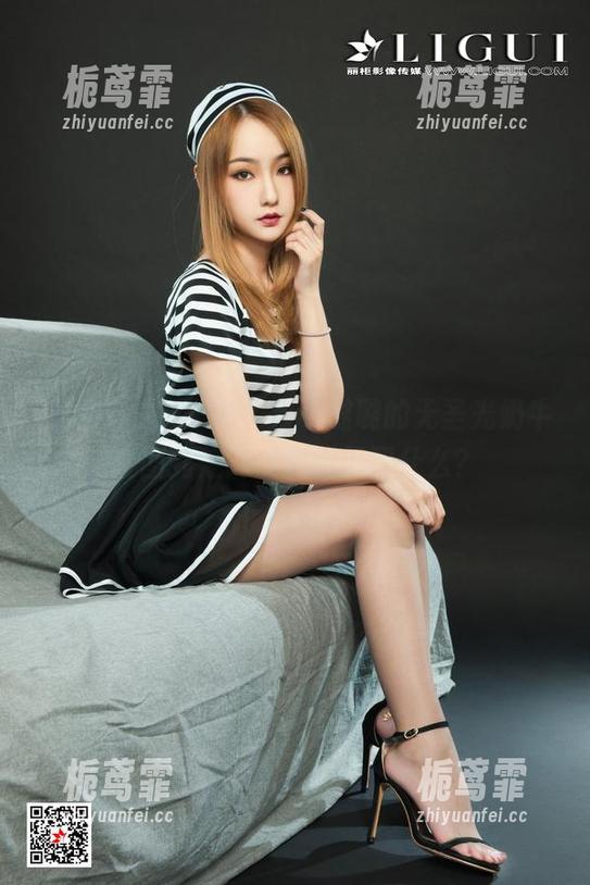 丽柜-小璐璐 丽柜 - 我在思考,看小璐璐的无圣光奶牛套图到底能让我联想到什么?