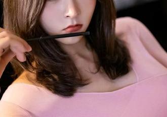 丽柜 – 刚出的“吊带”更新，苏黎又在玩什么小把戏呢？