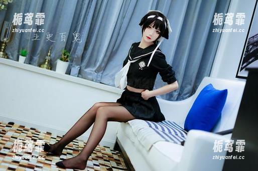 看完五更百鬼的女王，真想悄悄换壁纸，让美图来一场偷袭！