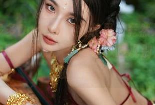 在余多多Dudu的职业装里，竟然发现了真正的职场潜力，套图让我发现别人眼中的她！
