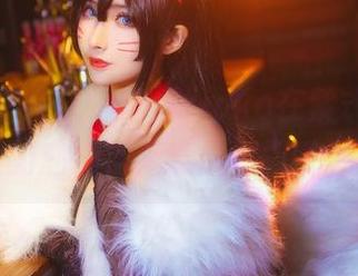 零距离窥探，凉凉子rioko在紫式部泳装里的私拍，无意中揭露了魅惑