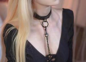 南桃Momoko女神的护士套图，精选到的每一个角度都有种无声的呢喃。