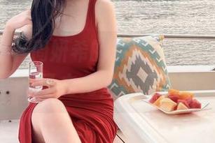 微密圈 – 看周妍希的写真，圆红布兜居然成了主角，真没想到