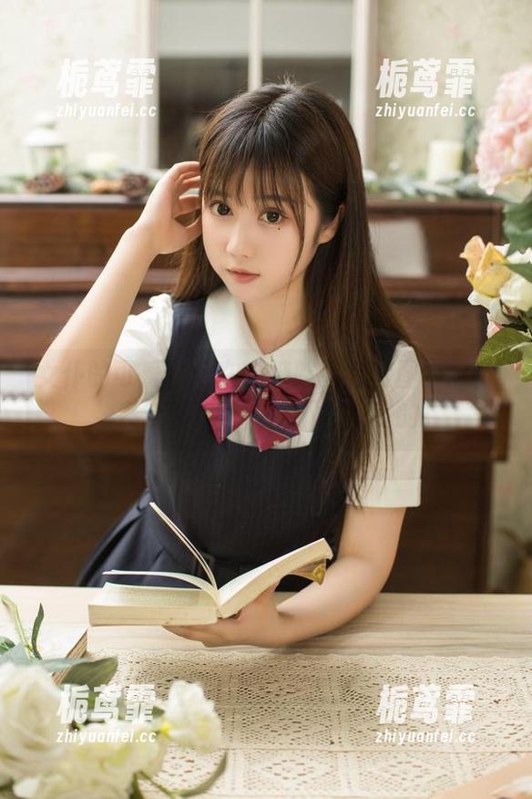 女仆的可爱日常在喵糖映画的套图中绽放，来分享下吧，你不会失望的！