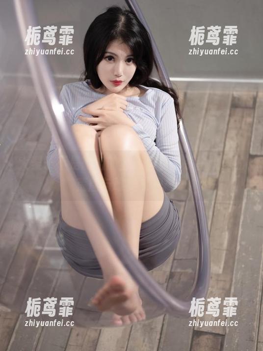 大梨子不是御姐的全套作品，杀生院里的荒唐与唯美交织……