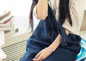 头条女神 – 幻雪儿黑白写真，光影里藏着点小情绪，咱们快点来八卦吧