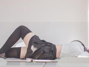 宅夏yoko最新的美腿作品，惊到了我——是腿临时接了个仙女的吧？恨不得拜她为师！