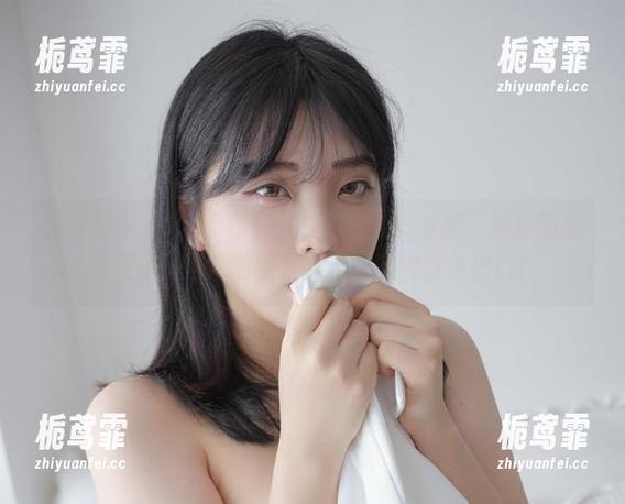 宋哈娜(송하나)带着“BLUECAKE-家猫”新套图重磅更新，宅家的猫找到了甜蜜的蓝色出口！
