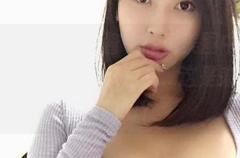 微密圈 – 她叫小芯酱，私房美图中的白色天使，身边跟着一只白兔…这是来视频剪辑的吧？