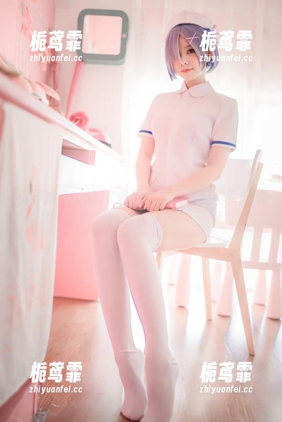 小野妹子w的JK私拍，在天花板镜头前想的都是啥？