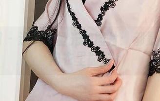 尤果网 – 这组无圣光的图片：都是美替在内衣里撒娇