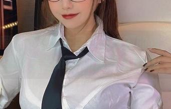 微密圈 – 不想说在图库找资源的我，偷偷在张思允nice的清纯里偷懒！