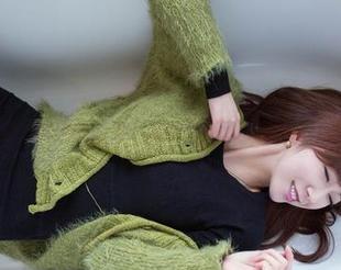 推女郎 – 穿越时空的图包：何何夕校服与高中时代的尴尬回忆