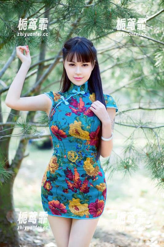 推女郎 - 裸足也会有气场，谭冰在图集里的抗鞋靴运动！