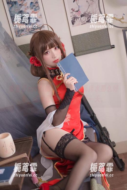 看星野saori的写真，竟然死库水那么好看，这水里的波纹我能看一天。
