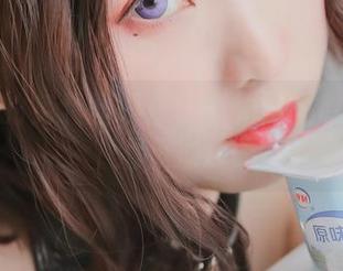 是青水的免费图册：秘书的闲暇时光你还没见过。