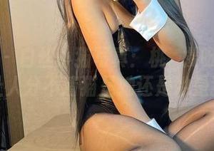 微密圈 – 白丝小猫写真：桃沢樱呀真会玩，让人分不清猫是她还是她是猫？