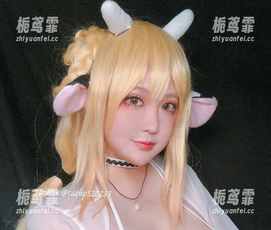 椒妮佐仁的比基尼对战cos，分享的时候可别忘了拿好小本本！