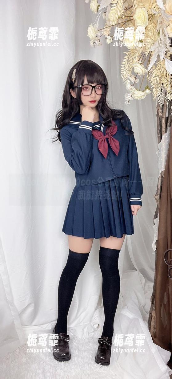 洛璃LoLiSAMA 洛璃LoLiSAMA的cos分享时间——厨娘萝莉风?我能接受的!