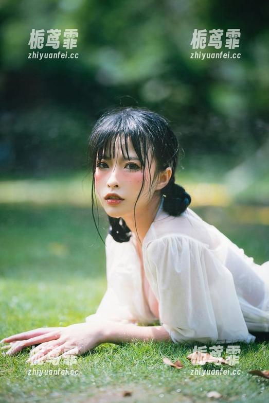 清水由乃 清水由乃又来啦,带着黑丝修女的私房图包,超出我期待的走势是?