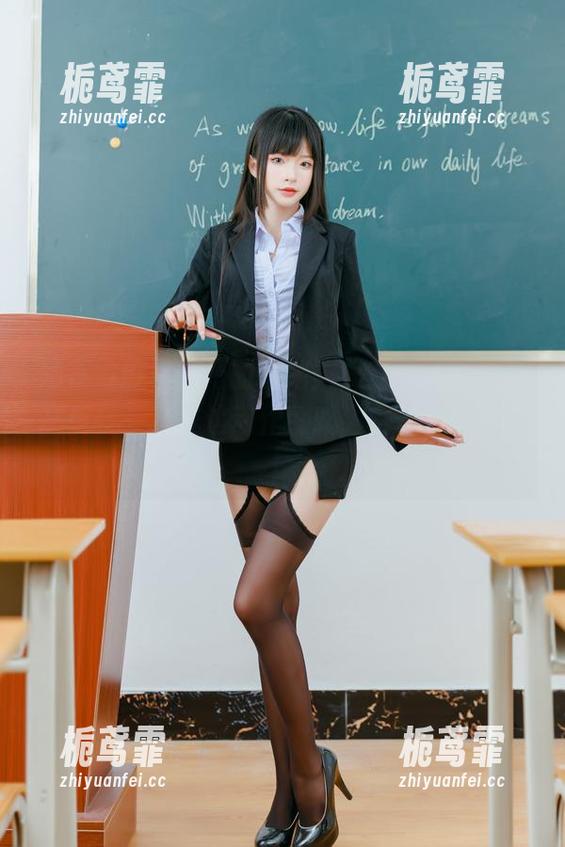 清水由乃 她在做清水由乃的瑜伽,我在看我的人生高度——变成这动作好难啦,奉上新cos!