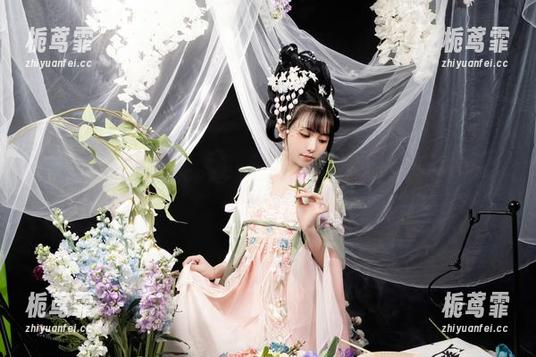 爆机少女喵小吉的cos梦游，怎么每一张都让我直冒冷汗？