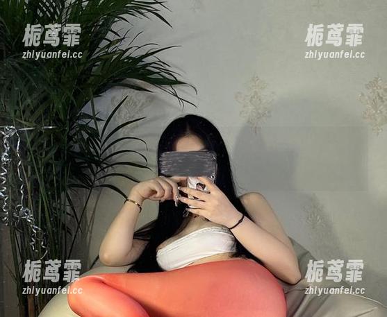 微密圈 - 猪饲料无视风景，在线花枝招展的双人图片真让人呆了