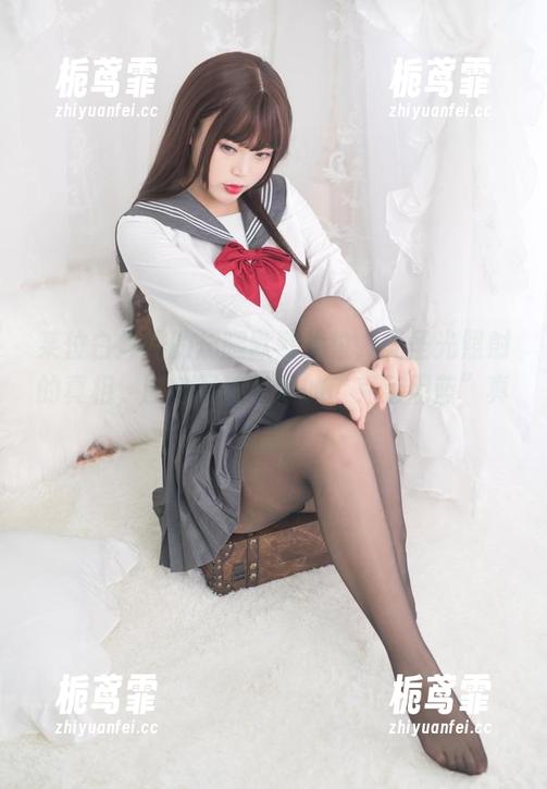 白烨烨 某位白烨烨的长腿默默耸拉,无圣光照射的真相,图包写诗时候的“克莱因蓝”真有趣!