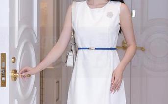 秀人网 – AngelaLee李玲，泳衣写真！你的下载包已经带上浓浓海味哦！