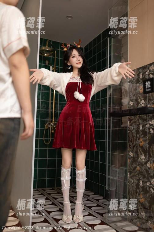 秀人网-Emily尹菲 秀人网 - 足尖舞动:Emily尹菲的图集,走出一条不一样的路