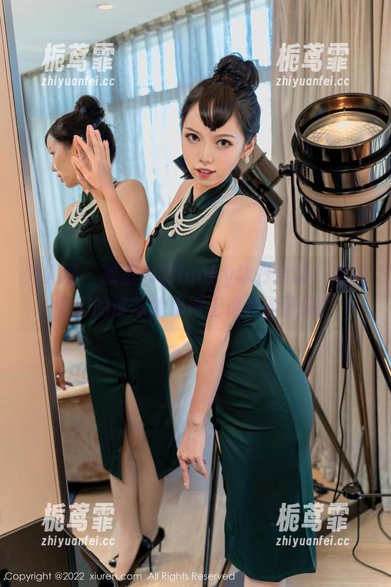 秀人网 - 教室内的lucky咏丹全集：就问你们的课本能比得上这种画面吗？