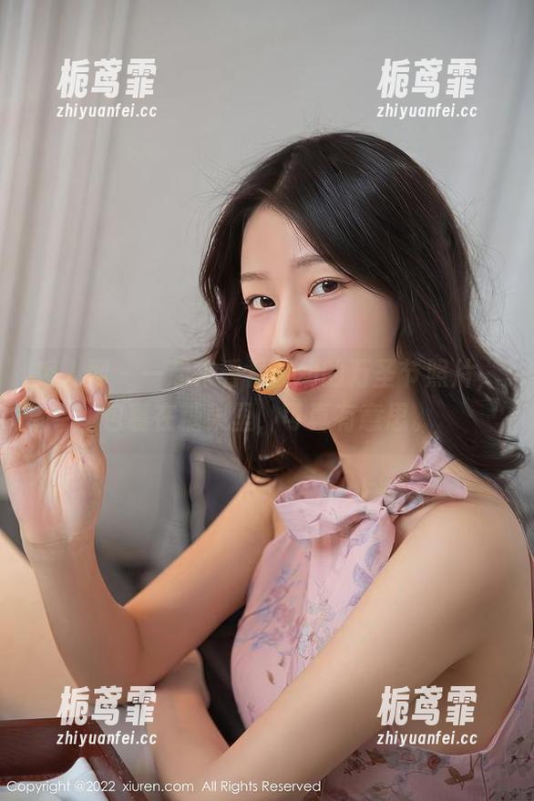 秀人网-幼幼 秀人网 - 一起来看看幼幼的万圣节照片,包裹在糖果里,可真有意思。