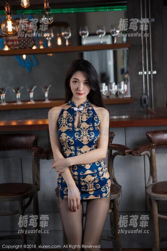 秀人网-杏子Yada 秀人网 - 千万别小看杏子Yada的厨艺,壁纸上的美图透着爱的巧手。